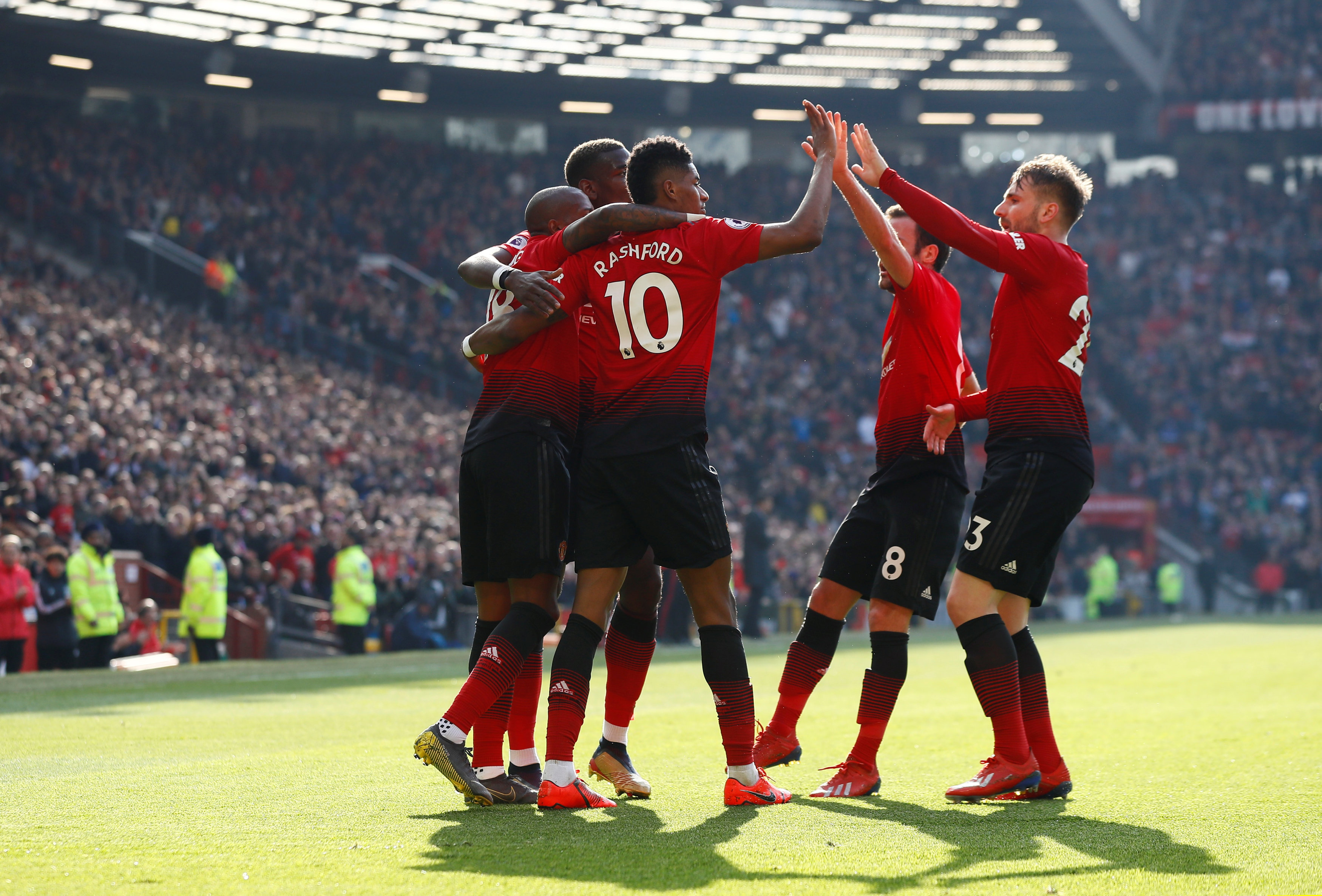 但无疑暴露 但无疑暴露