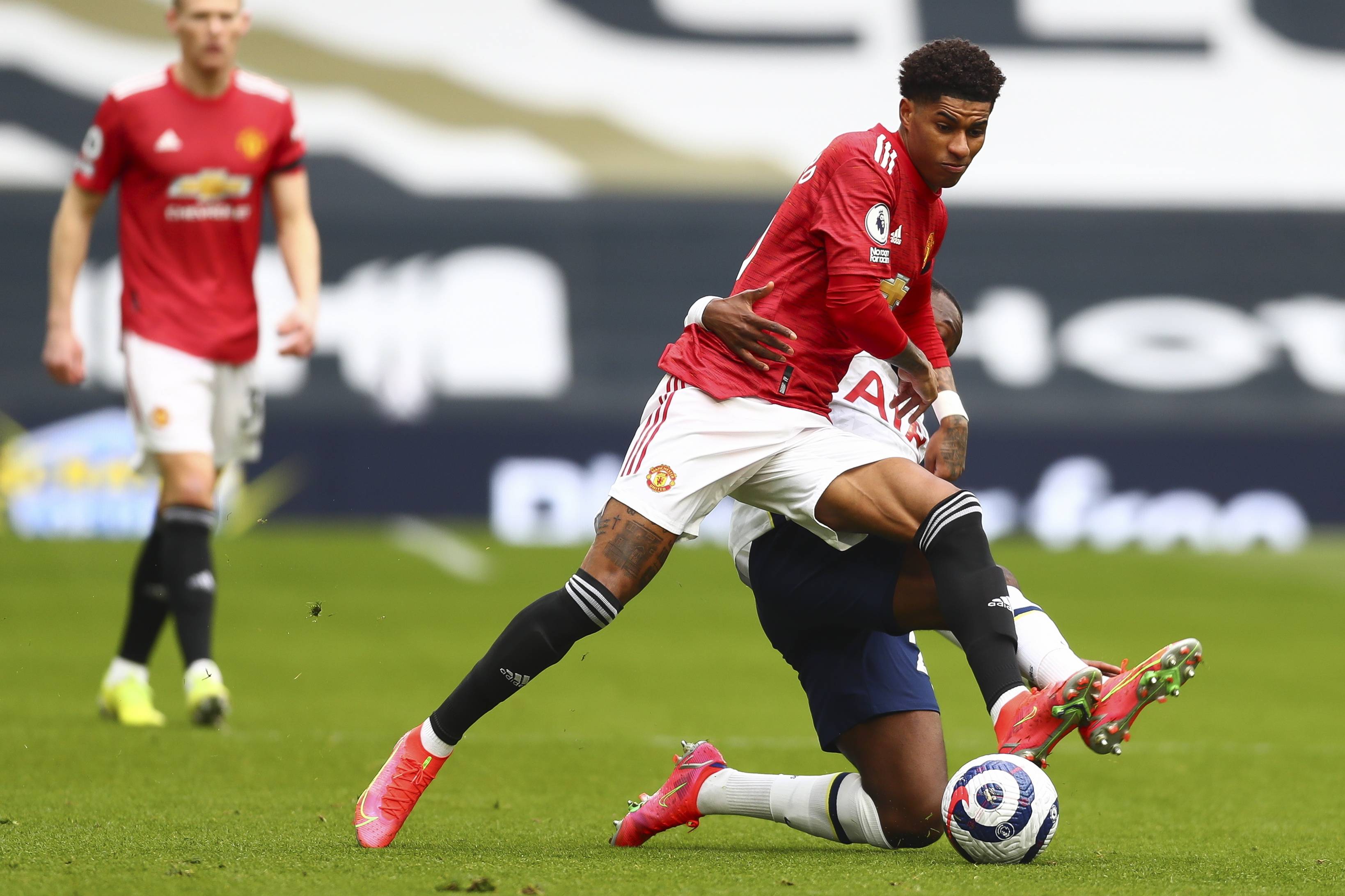 一刻不幸降 一刻不幸降